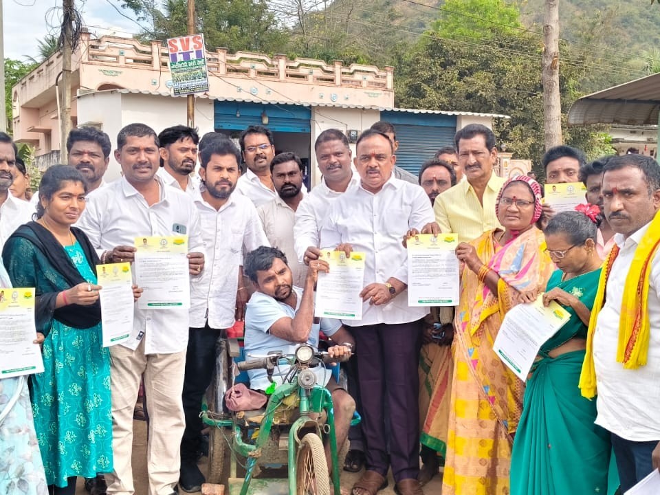 12 మందికి సీఎం సహాయనిది మంజూరు