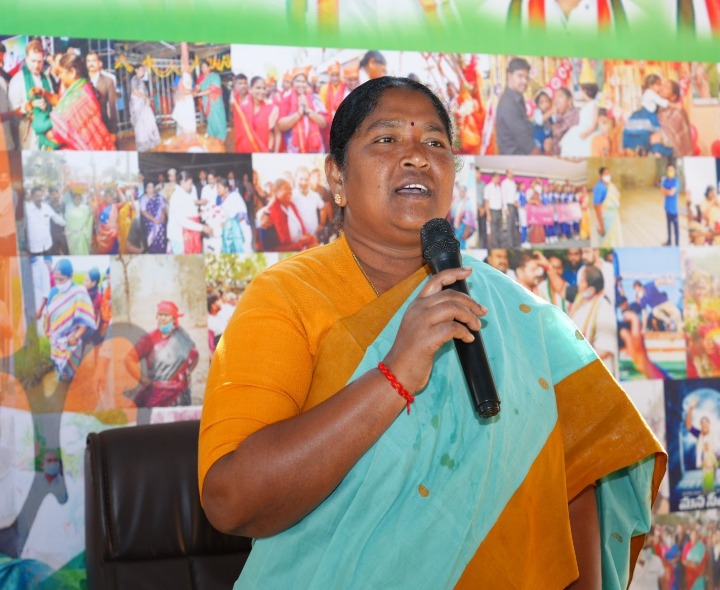 పూజార్ల అనుమతి మేరకే అన్ని పనులు సాగుతున్నాయి: మంత్రి