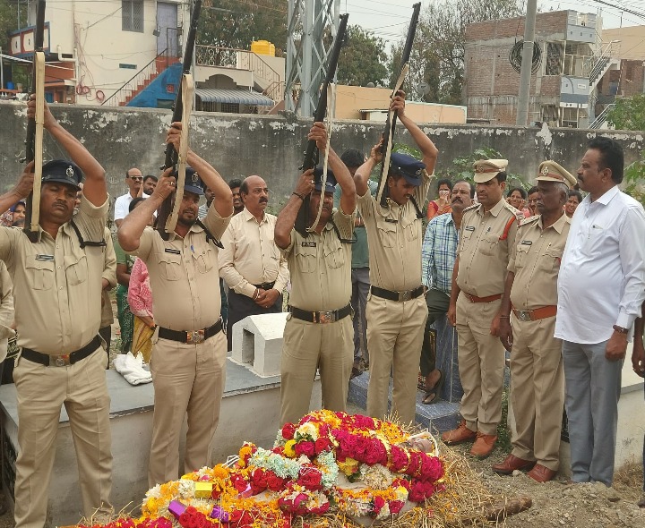 గుండెపోటుతో కంట్రోల్ రూం ఎస్సై మృతి