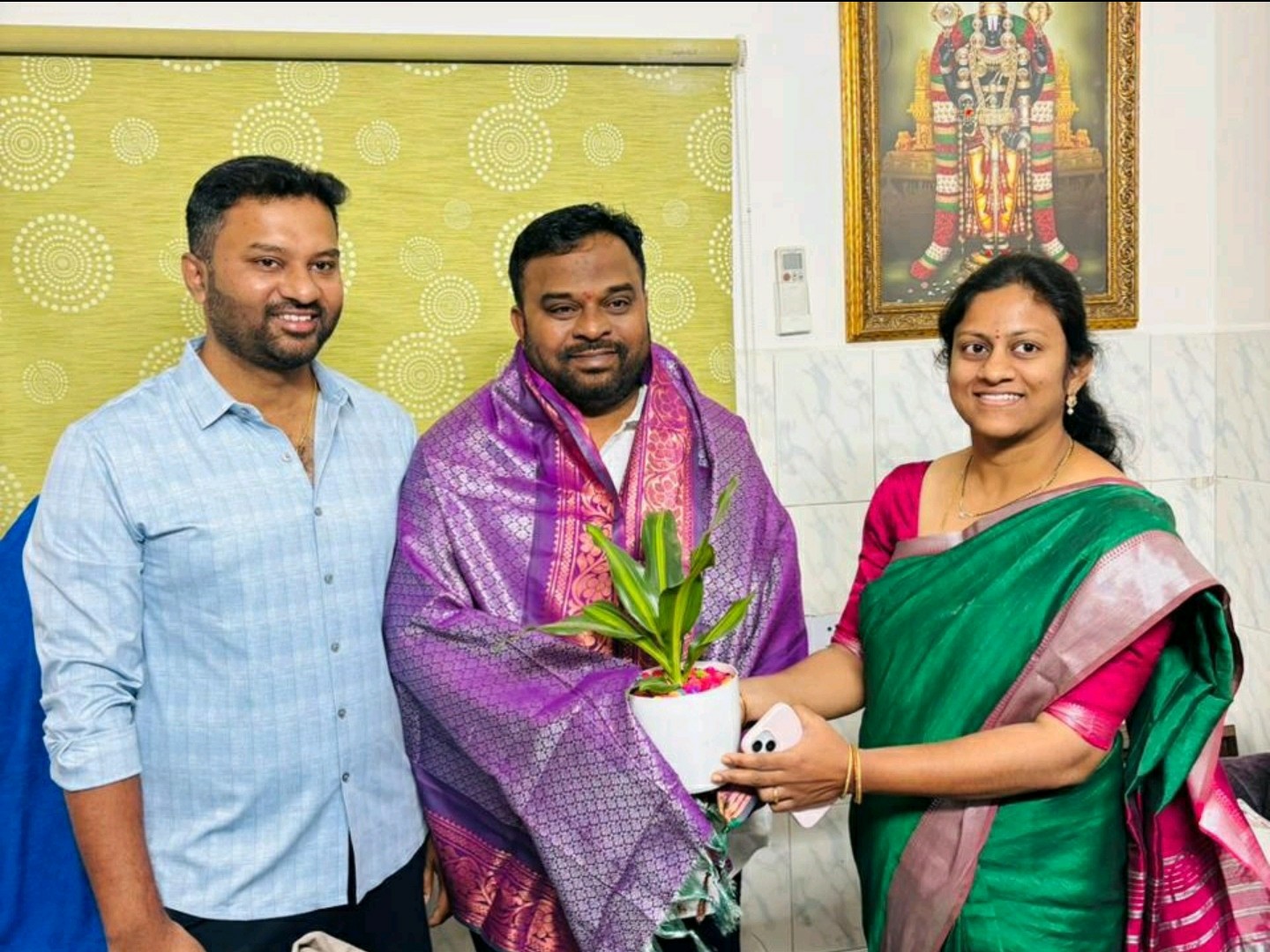 ఫిజియోథెరపీ సెంటర్‌ను ప్రారంభించిన గ్రంథాలయ ఛైర్మన్