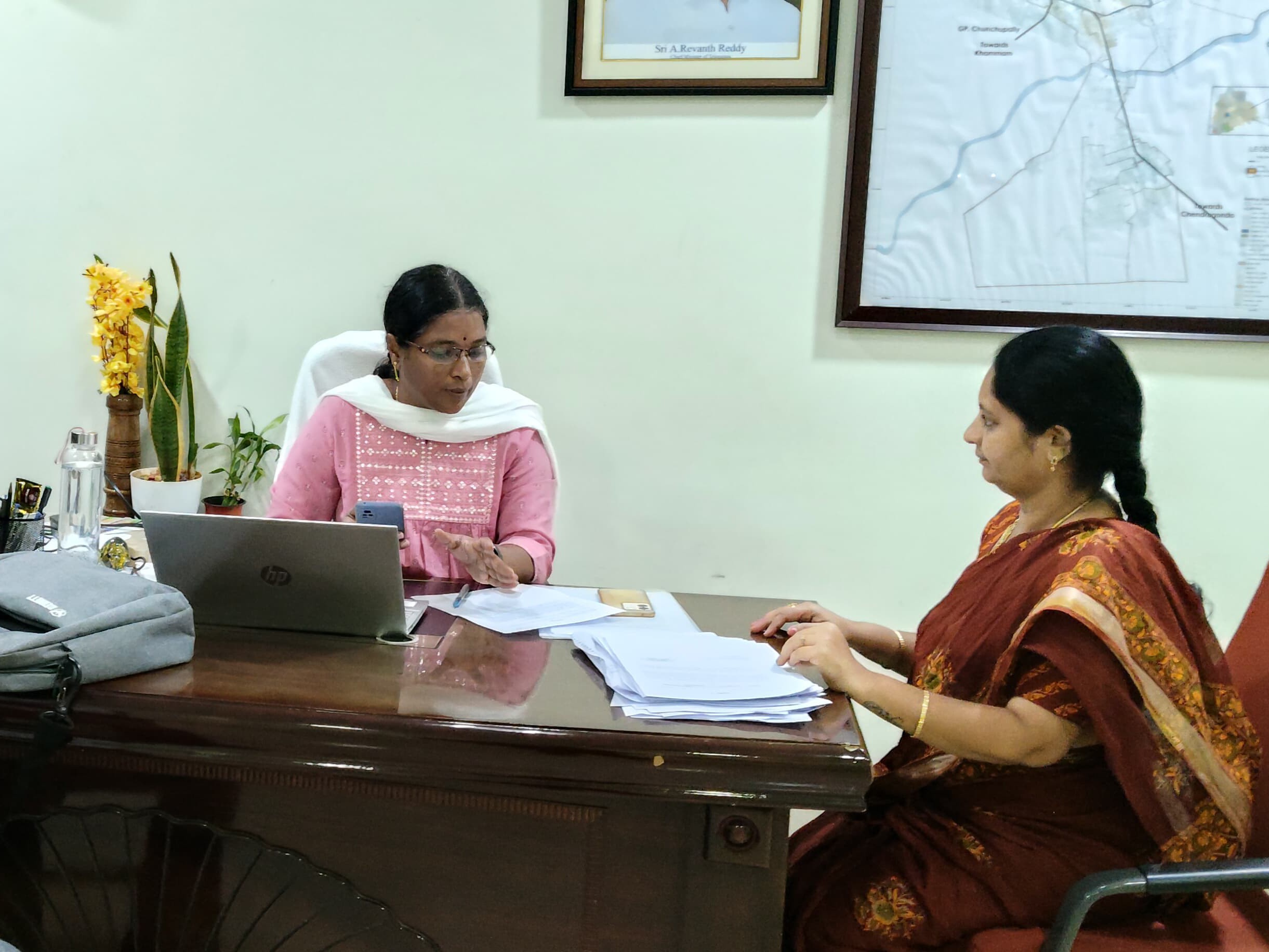 ‘పారిశుద్ధ్య కార్మికులకు వేతనాలు చెల్లించాలి’