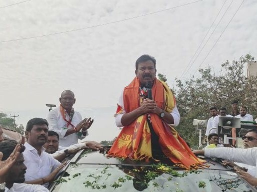 అడుగడుగున కవ్వంపల్లికి నీరాజనాలు
