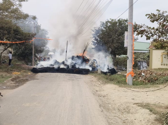 విద్యుత్ ఘాతంతో వడిగడ్డ ట్రాక్టర్ దగ్ధం