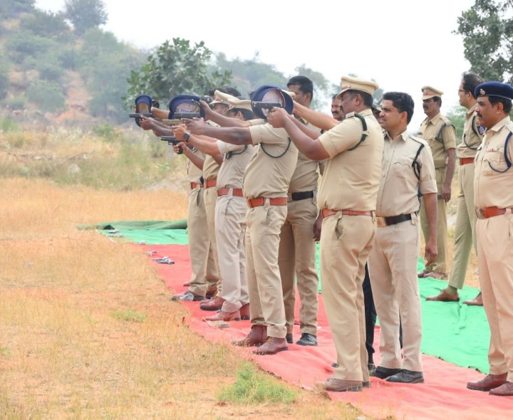 తుపాకీ పేల్చడంపై పోలీసుల సాధన