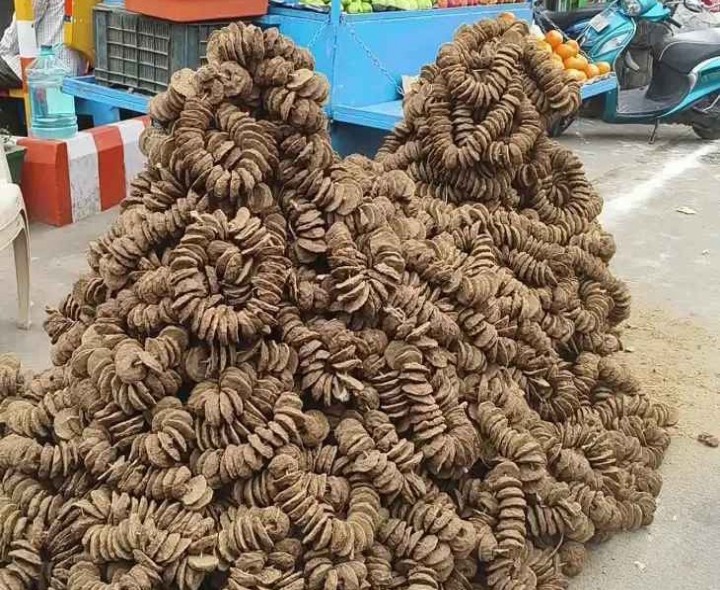 సంక్రాంతి స్పెషల్.. జోరుగా బోగి పిడకలు అమ్మకాలు