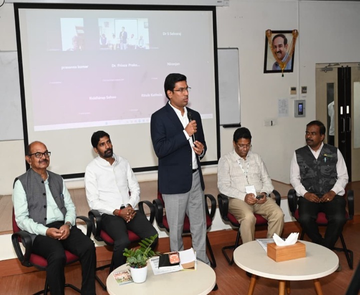 ఫ్లెమింగో ఫెస్టివల్ అంతర్జాతీయ స్థాయికి తీసుకెళ్లాలి: కలెక్టర్