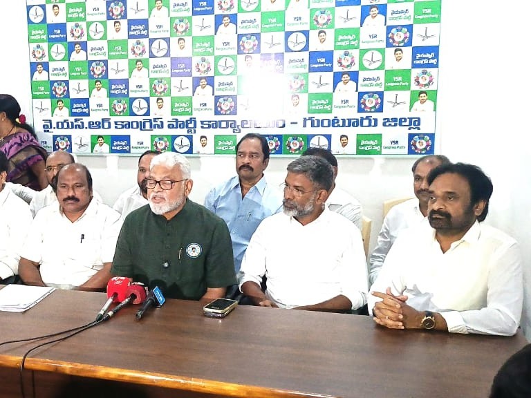 ‘వైసీపీ అనుబంధ సంఘాల పటిష్టతే లక్ష్యం’