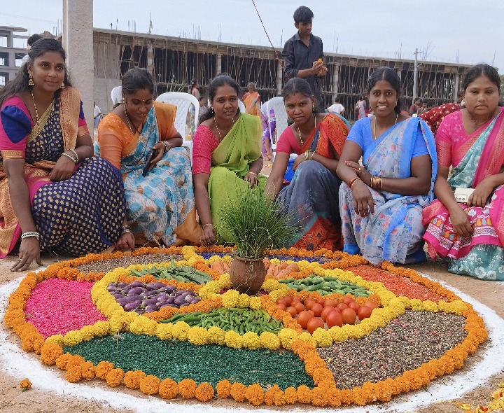 గోకవరంలో అంబరాన్ని తాకిన  సంక్రాంతి సంబరాలు
