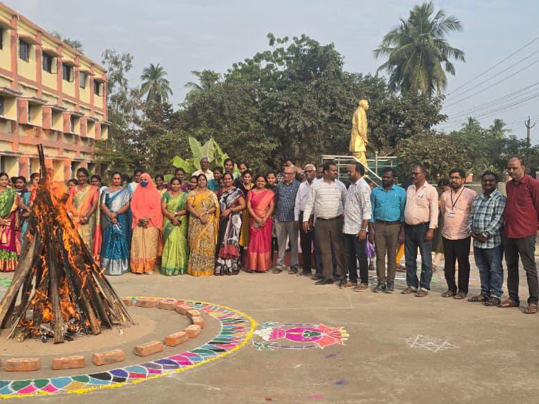 డిగ్రీ కళాశాలలో సంక్రాంతి సంబరాలు