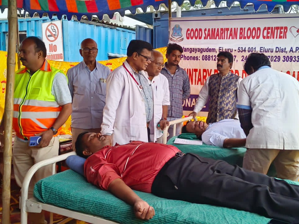 41 మంది టోల్ ప్లాజా సిబ్బంది రక్తదానం