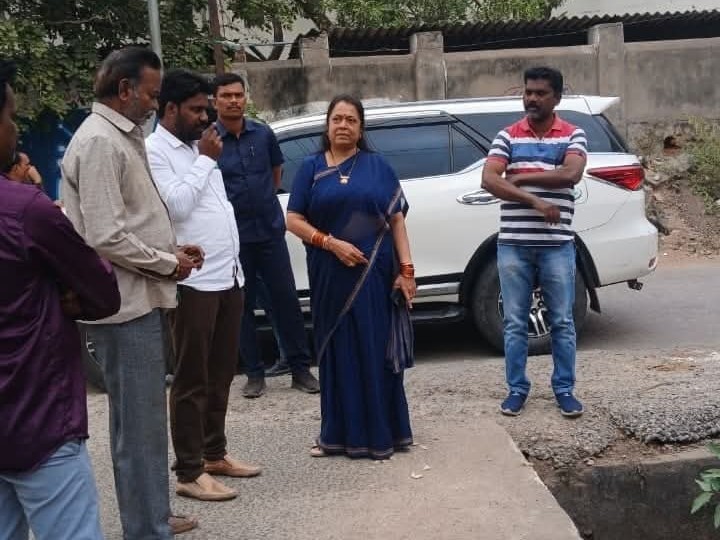 ప్రణాళిక బద్ధంగా డ్రైన్లను శుభ్రం చేయాలి: మేయర్