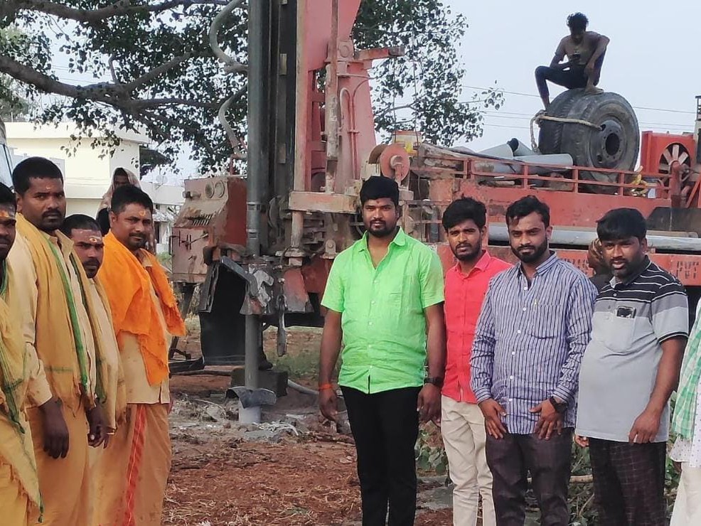 ఆలయంలో నీటి సమస్య పరిష్కరించిన సర్పంచ్