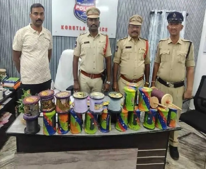 నిషేధిత చైనా మాంజా విక్రయిస్తున్న ఇద్దరిపై కేసు నమోదు