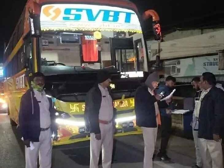 మదనపల్లె-రాయచోటి ప్రైవేట్ బస్సులపై కేసులు