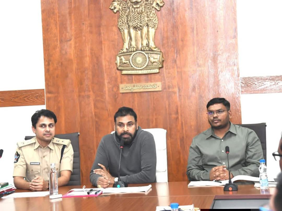 నేరాల అదుపునకు కఠిన చర్యలు తీసుకోవాలి: పవన్ కళ్యాణ్