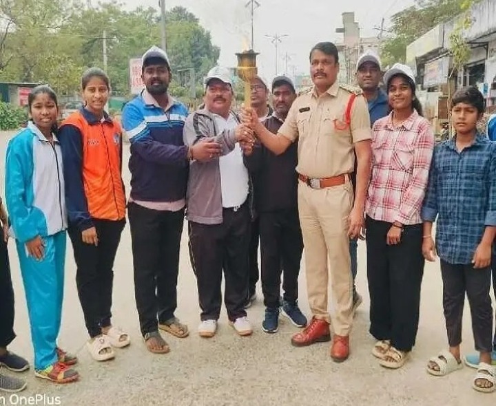 హుజురాబాద్‌కు చేరుకున్న సీఎం కప్ క్రీడాజ్యోతి