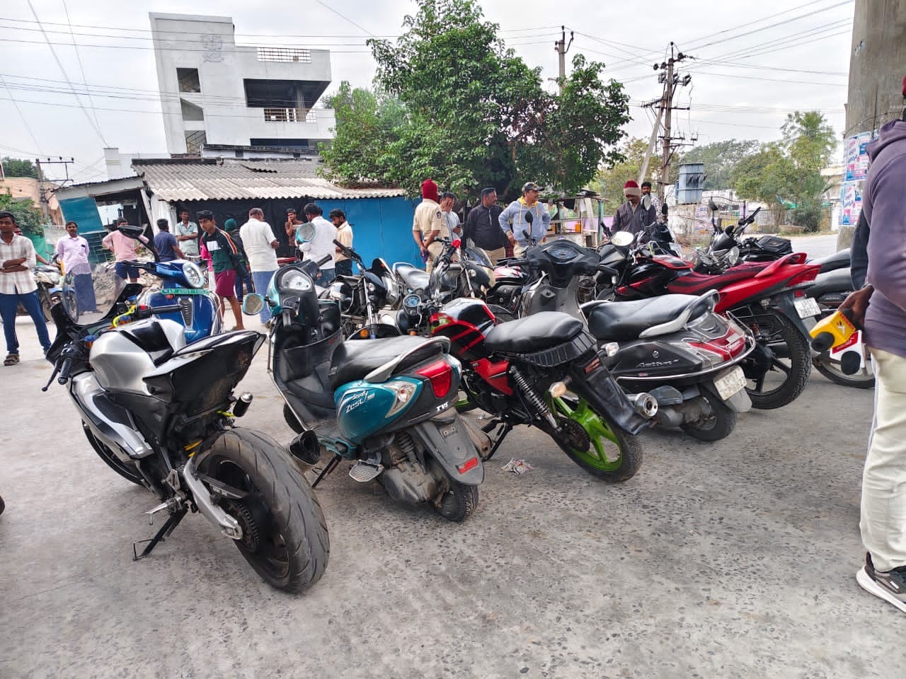 బాపట్లలో కార్డన్ అండ్ సెర్చ్ నిర్వహణ