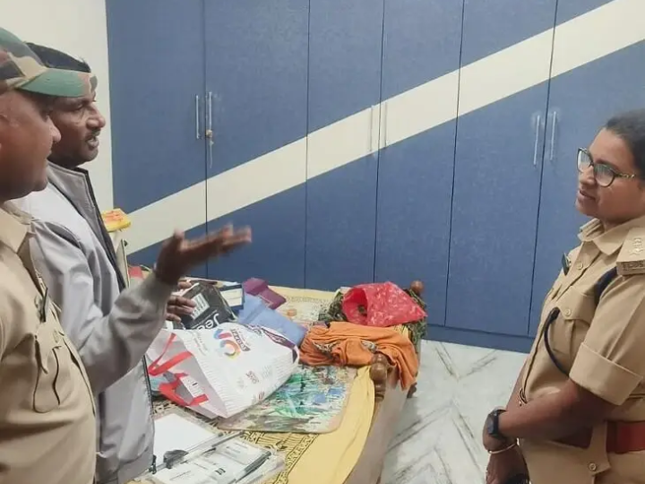 పగటిపూట దొంగతనం.. రూ. 7.85 లక్షల బంగారం దోపిడీ