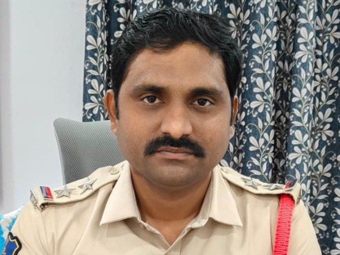 సంక్రాంతికి ఊరెళ్తున్నారా.. తస్మాత్ జాగ్రత్త..!