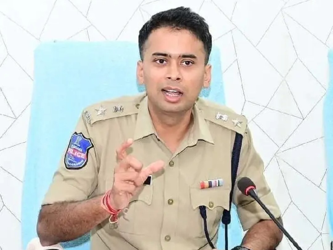 ఉద్యోగాల పేరుతో మోసం చేస్తే కఠిన చర్యలు: ఎస్పీ