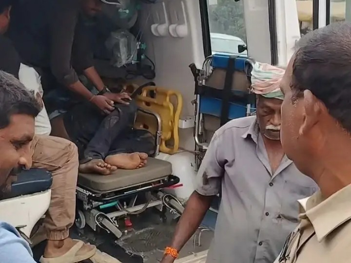 లారీ ఢీకొని వ్యక్తికి తీవ్ర గాయాలు