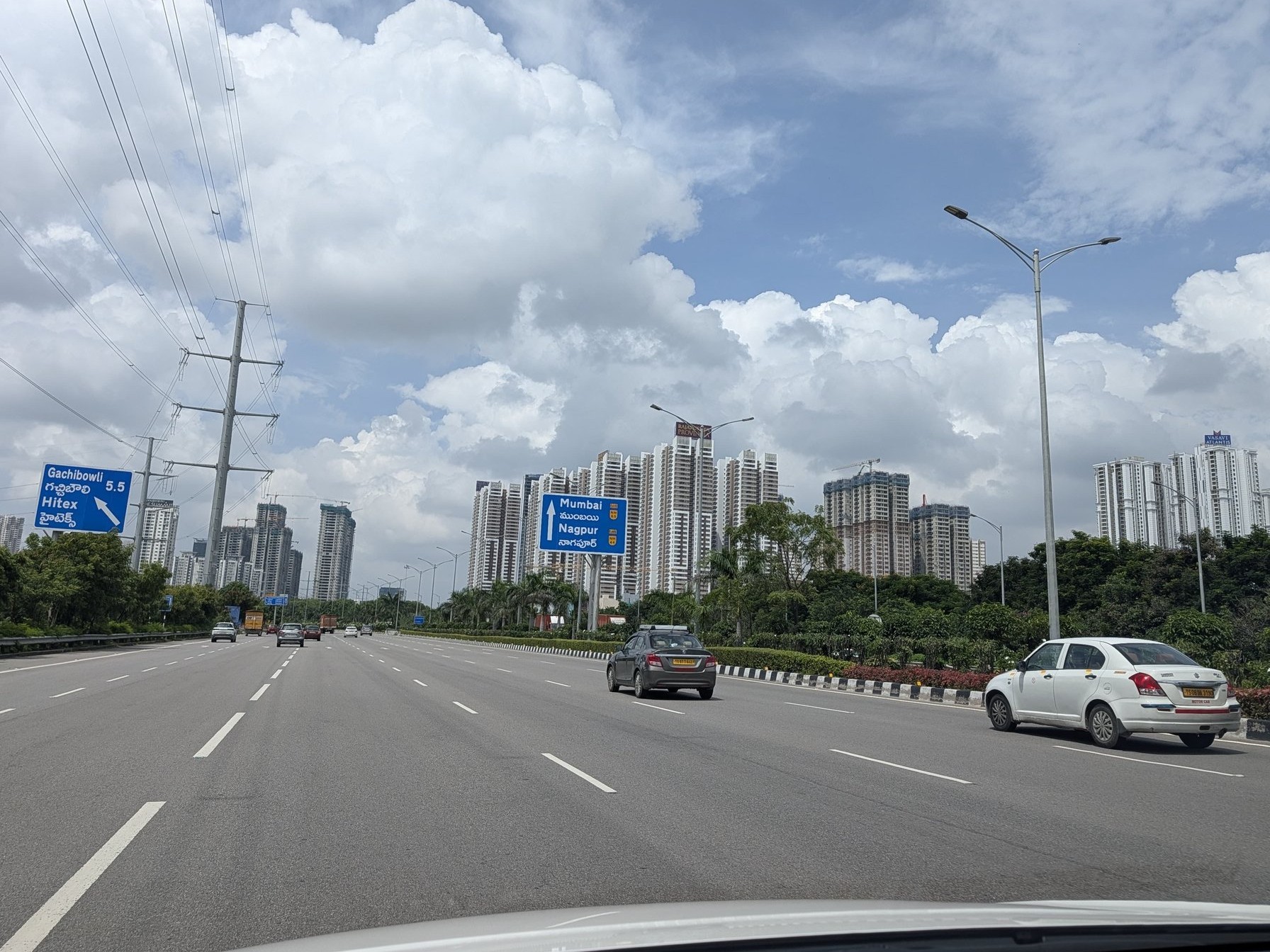 సంక్రాంతి పండగ.. HYD రోడ్లన్నీ ఖాళీ అవుతున్నాయ్..!