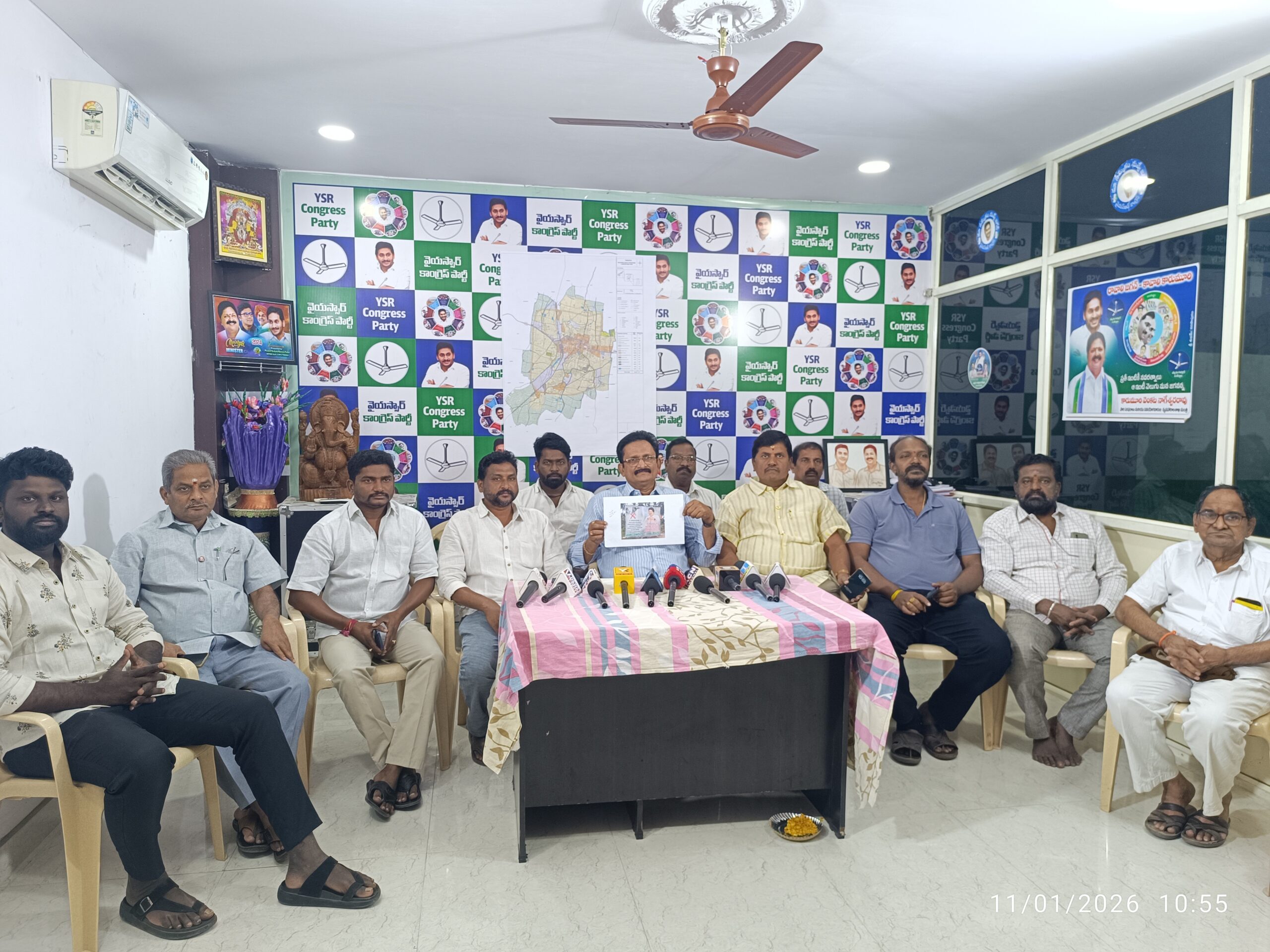 ‘ఫ్లెక్సీల సంస్కృతి మానుకోవాలి’