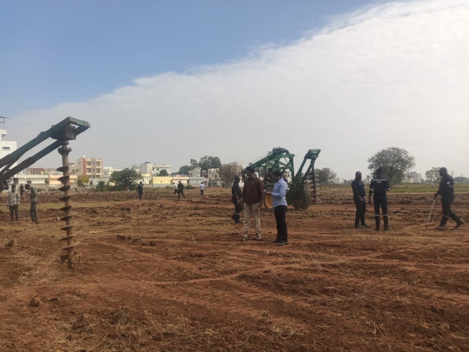 టెక్నాలజీ వాడుతున్న యూత్.. Grok అన్ని చెప్పేస్తోంది..!