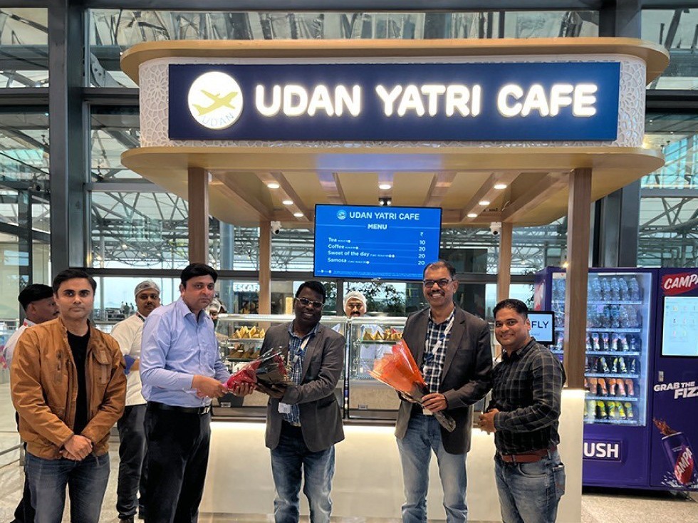 ఎయిర్ పోర్టులో ఉడాన్ కేఫ్.. రూ.20లకే స్నాక్స్..!