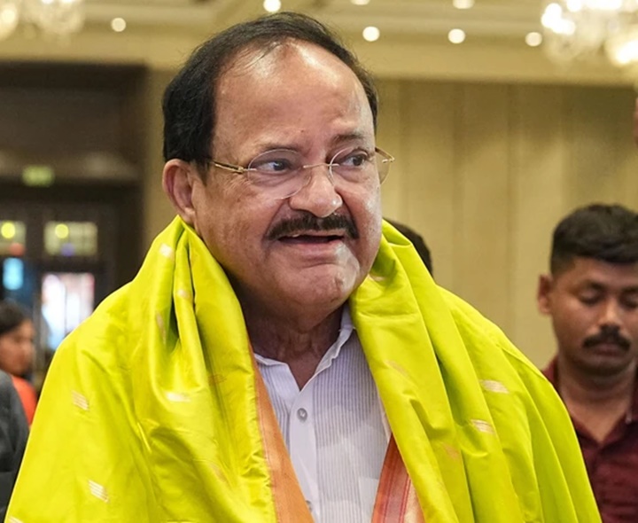 అమరావతి కూడా అభివృద్ధి చెందాలి: వెంకయ్య