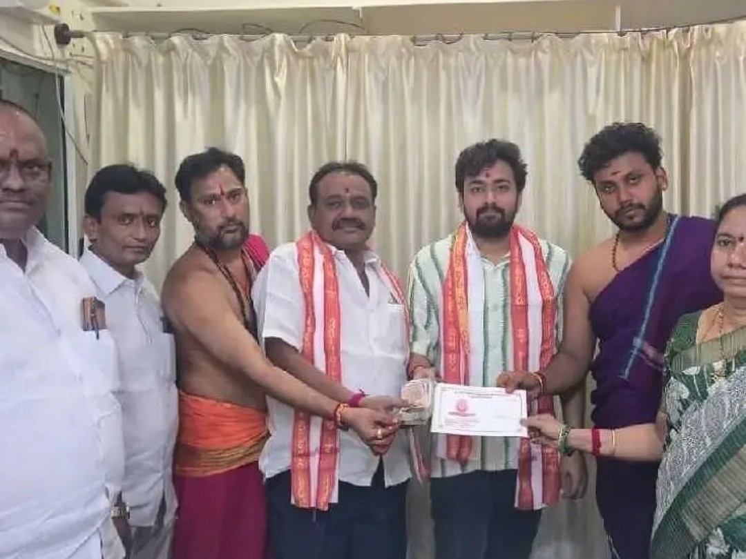 మహంకాళి అమ్మవారి ఆలయ నిర్మాణానికి విరాళం