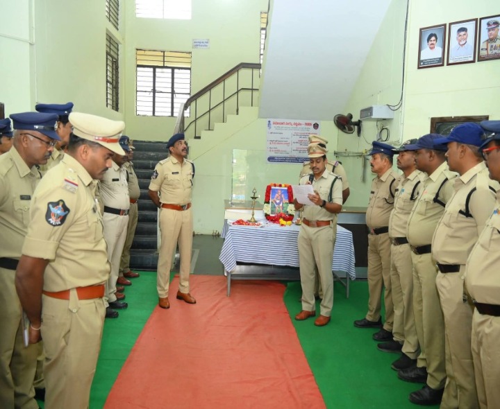 జిల్లా పోలీస్ కార్యాలయంలో వడ్డే ఓబన్న జయంతి