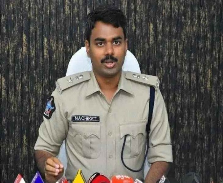 కోడి పందేలు నిర్వహిస్తే కఠిన చర్యలు: SP
