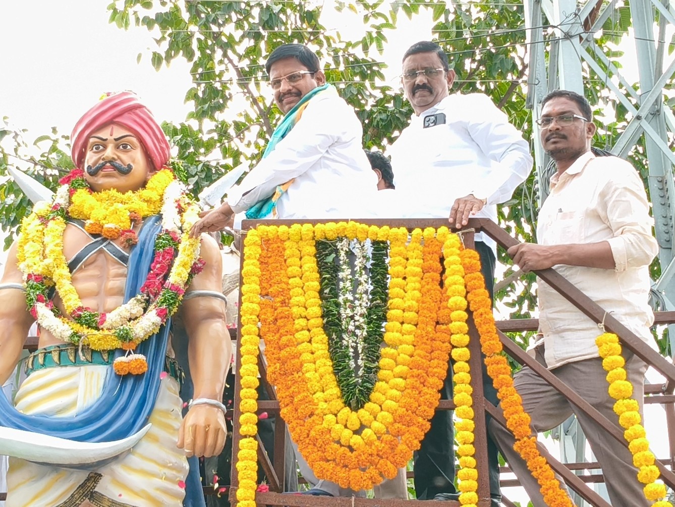 ‘వడ్డెర ఓబన్న చరిత్రను పాఠ్యాంశాలలో చేరుస్తాం’