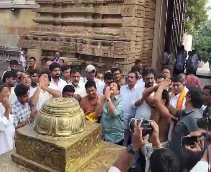 కోదండ రామయ్య సన్నిధిలో మంత్రి దుర్గేష్