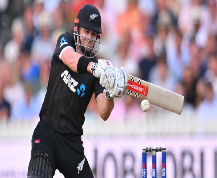 కివీస్ ఓపెనర్ల హాఫ్ సెంచరీలు