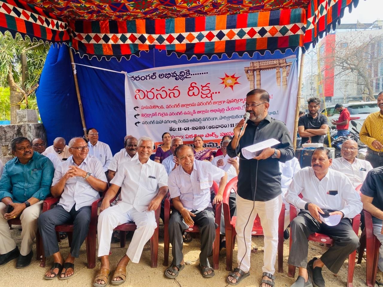 దీక్షకు మద్దతు తెలిపిన ఎమ్మెల్యే నాయిని