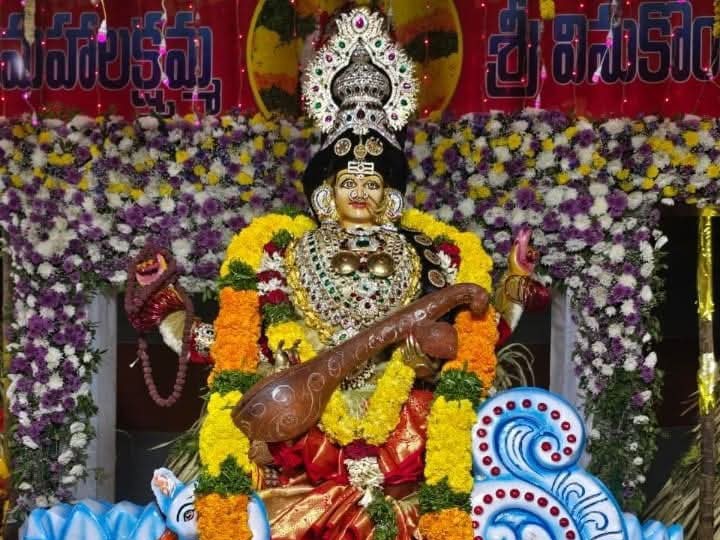 సరస్వతీ దేవిగా అమ్మవారి దర్శనం