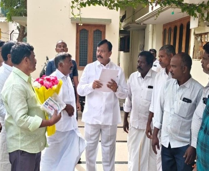 భజన మందిరానికి నిదులు కేటాయించాలని ఎంపీకి వినతి