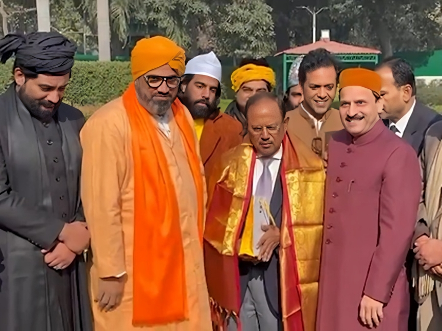 అజిత్ దోవల్‌తో సూఫీ, ముస్లిం పెద్దల భేటీ