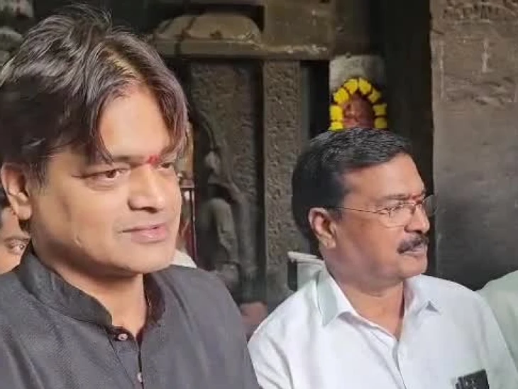 సింహాద్రి అప్పన్నను దర్శించుకున్న ప్రముఖ డైరక్టర్‌