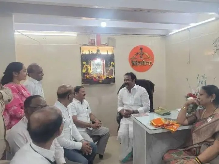 ముంబాయి కార్పొరేషన్ ఎన్నికల ప్రచారంలో: ఎమ్మెల్యే