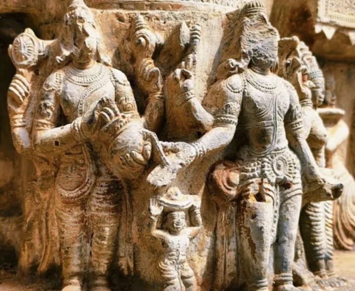 పుష్పగిరిలో అద్భుత శివపార్వతుల కళ్యాణ శిల్పం