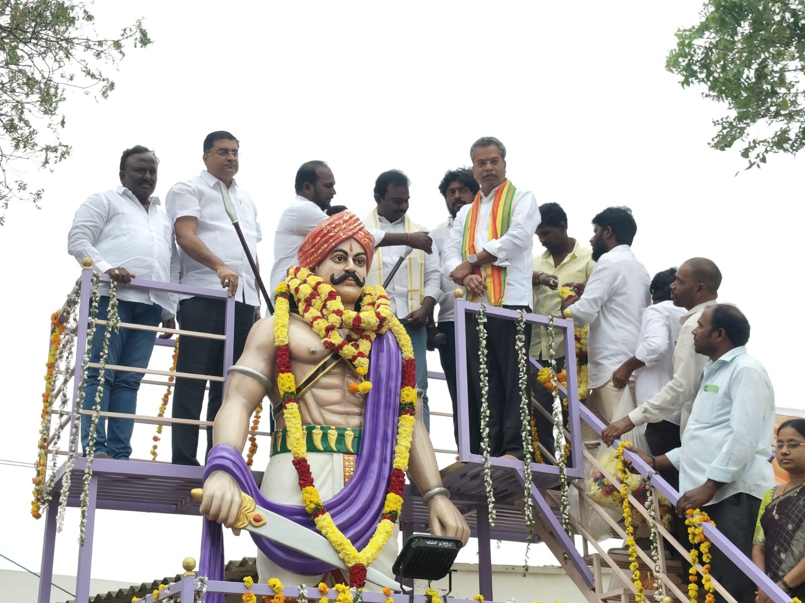 మైలవరంలో ఘనంగా ఓబన్న జయంతి