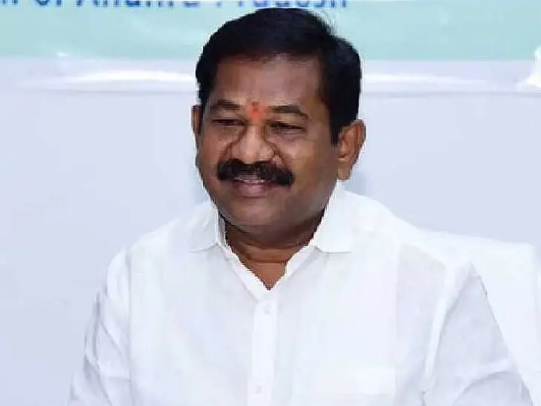 విశాఖ పోలీసులను అభినందించిన మంత్రి డోలా