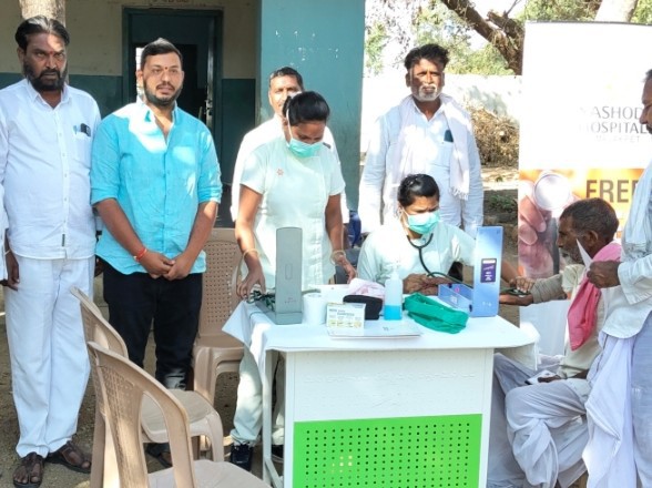 ఉచిత ఆరోగ్య క్యాంపుకు భారీ స్పందన