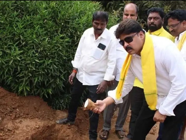 డ్రైనేజీ పనులను ప్రారంభించిన ఎమ్మెల్యే