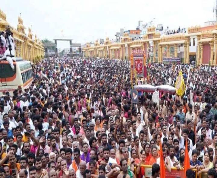 మంత్రాలయానికి భారీగా తరలి వస్తున్న భక్తులు