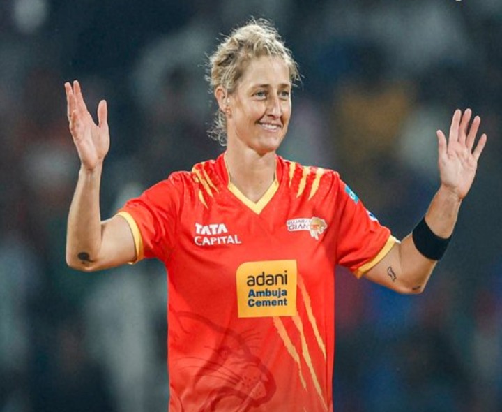 సోఫీ డివైన్ ఆల్‌రౌండ్ ధమాకా