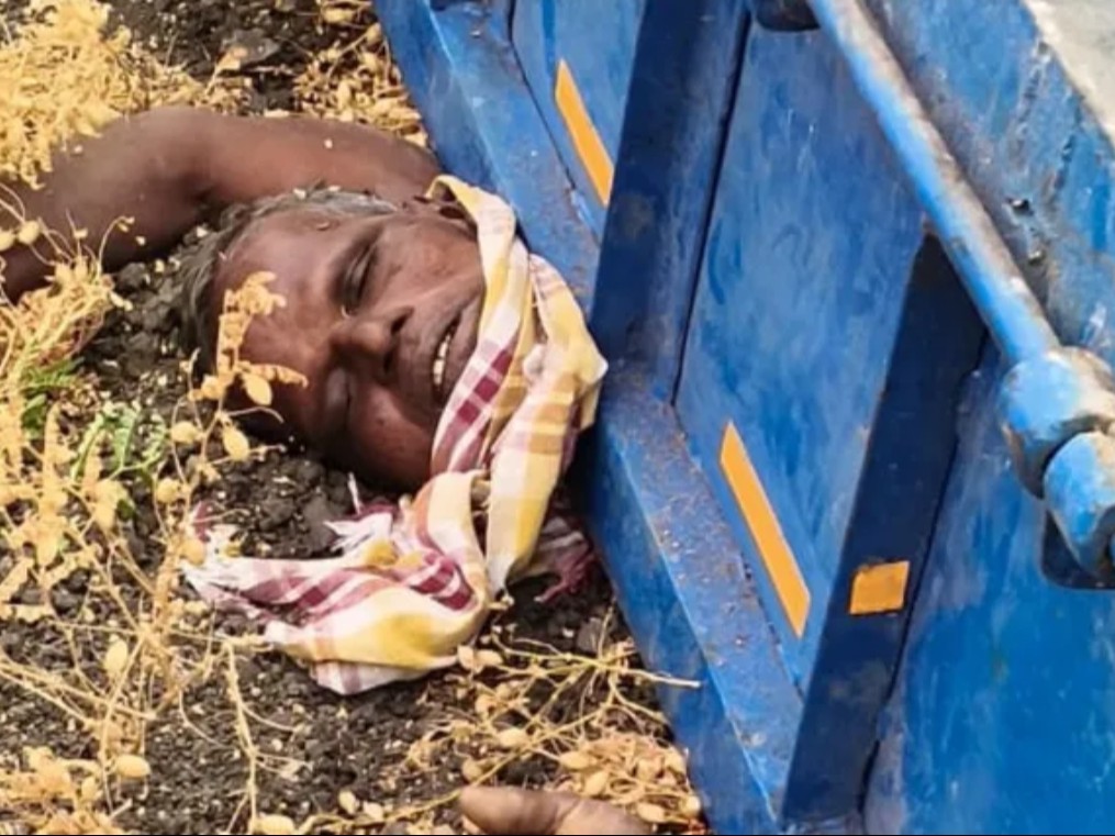 ట్రాక్టర్ అదుపు తప్పి బోల్తా.. ఒకరు మృతి